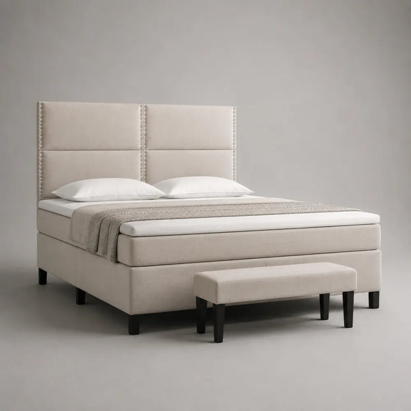 Letto matrimoniale imbottito in tessuto beige con testiera trapuntata e panca coordinata 160x200 cm